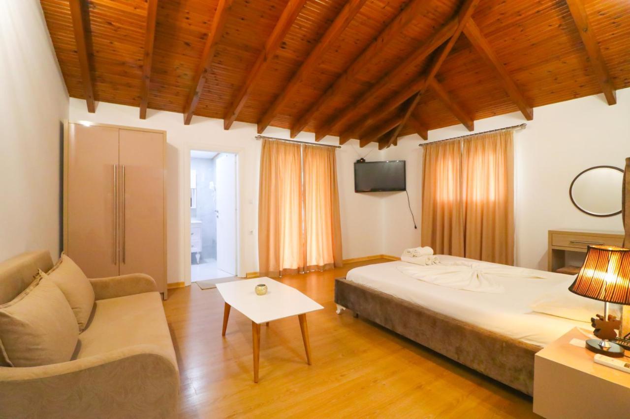 Lido Apartments Himare Ngoại thất bức ảnh