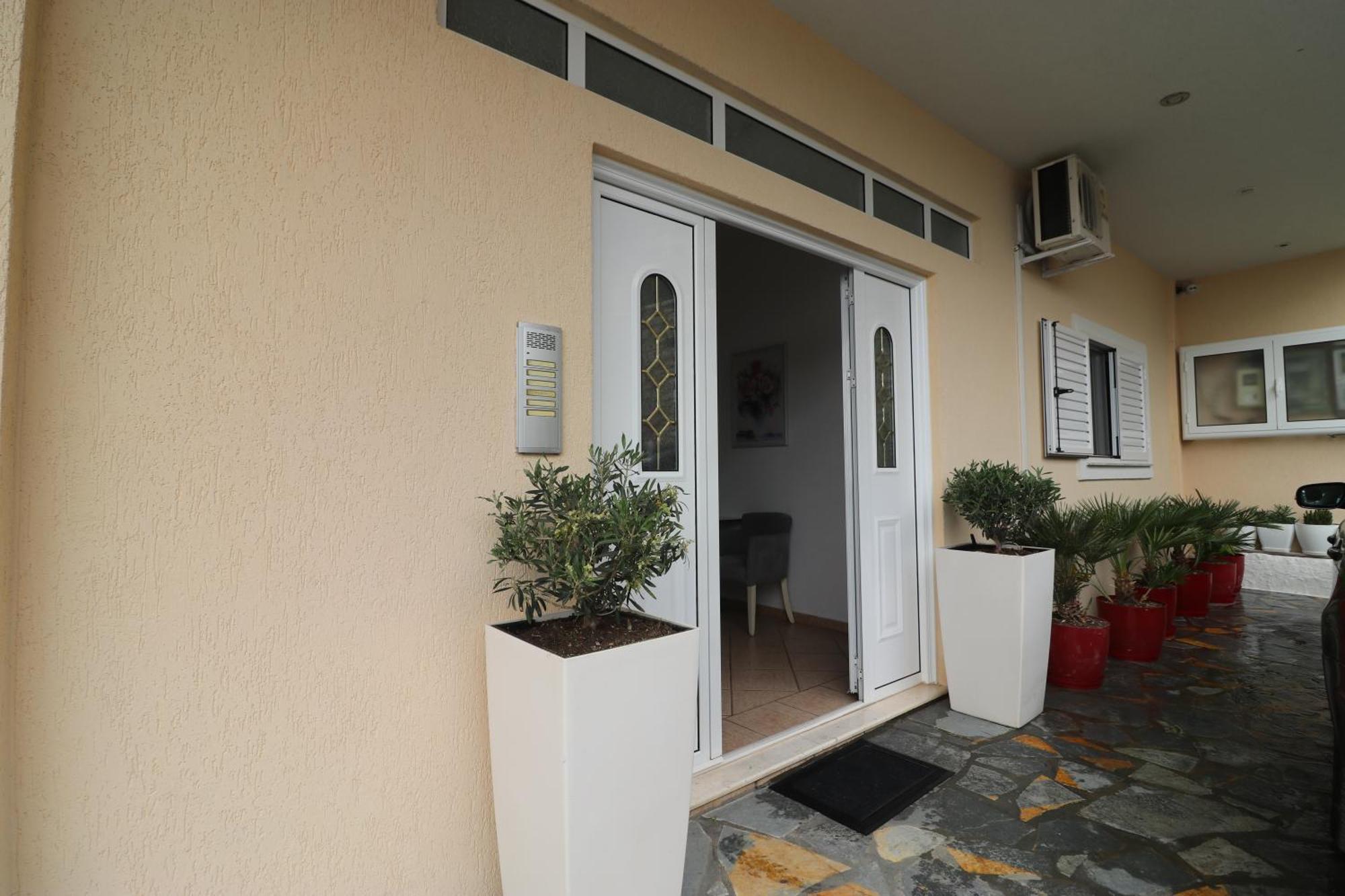 Lido Apartments Himare Phòng bức ảnh