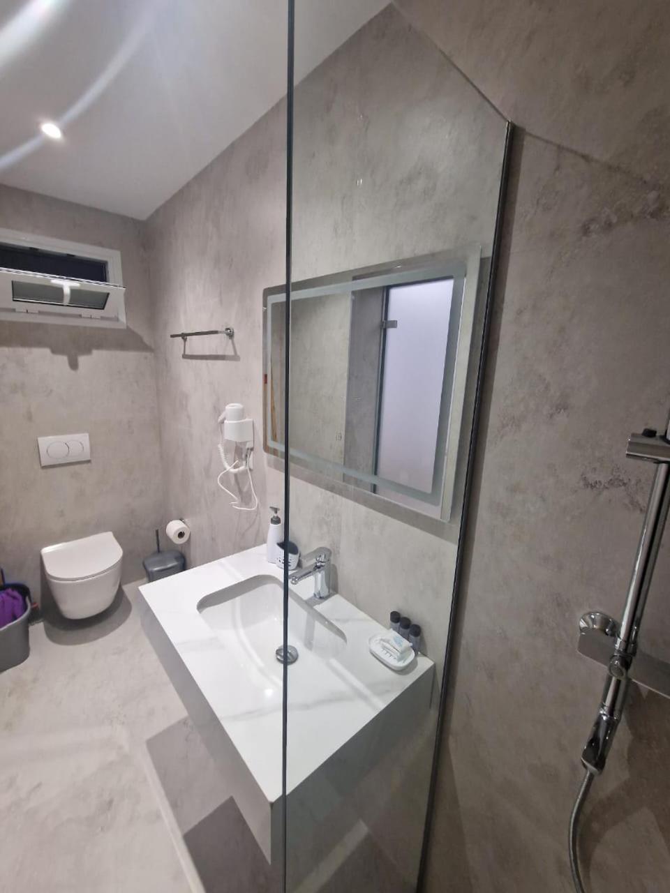 Lido Apartments Himare Phòng bức ảnh