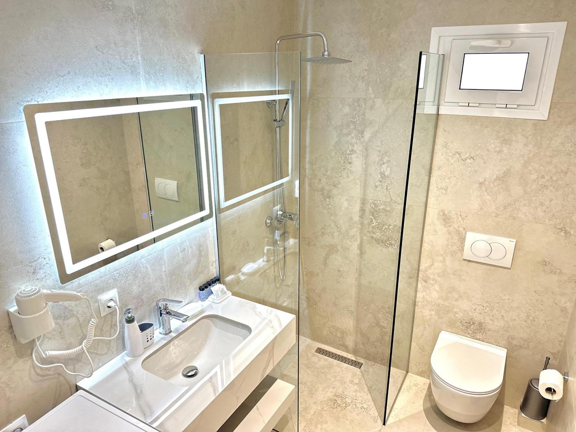 Lido Apartments Himare Ngoại thất bức ảnh